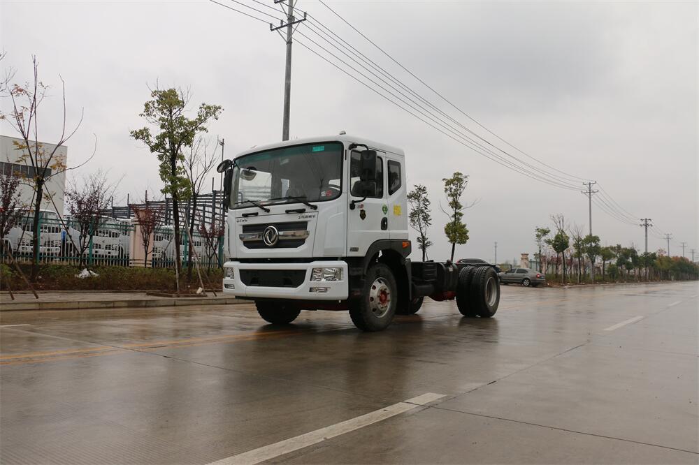 東風D9（3950，康明斯210）國六 內飾照片圖